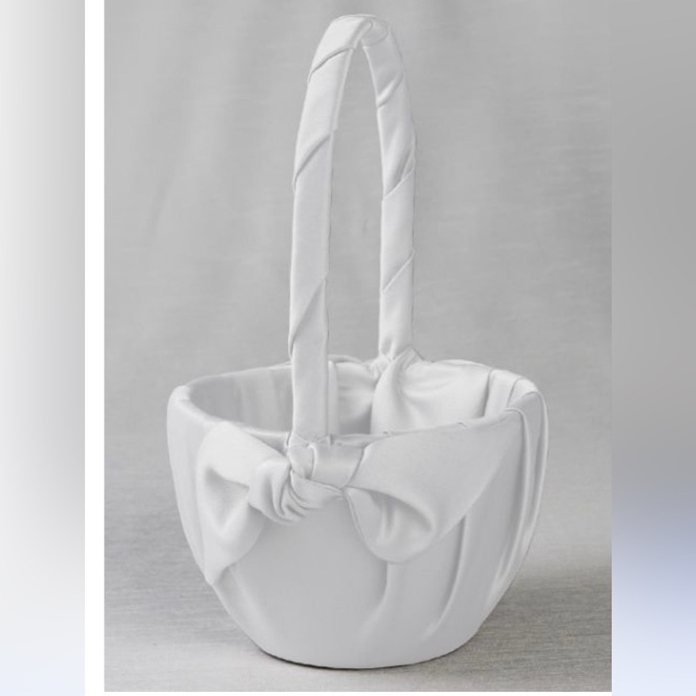 Studio His & Hers White Satin Flower Girl Basket with Love Knot Bow NWT